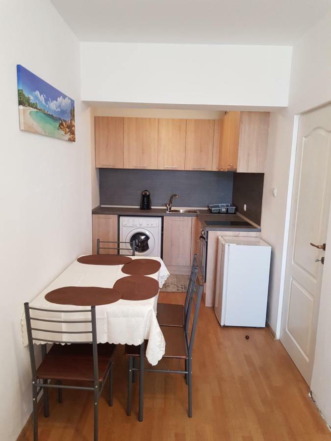 Aquapark Apartment Pantai Sunny Bagian luar foto